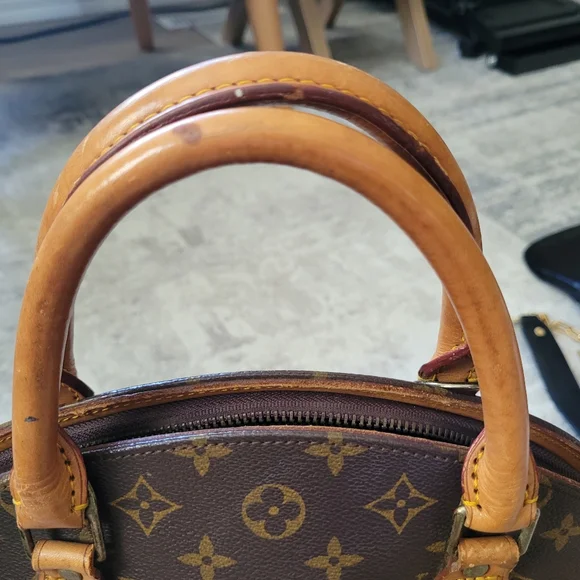 Assorted bags - Picture 7 of 12